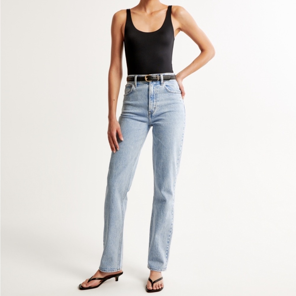Abercrombie Ultra High Rise 90s Straight Jean